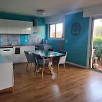 Avec Terrasse, Piscine Et Garage A 400m Lägenhet